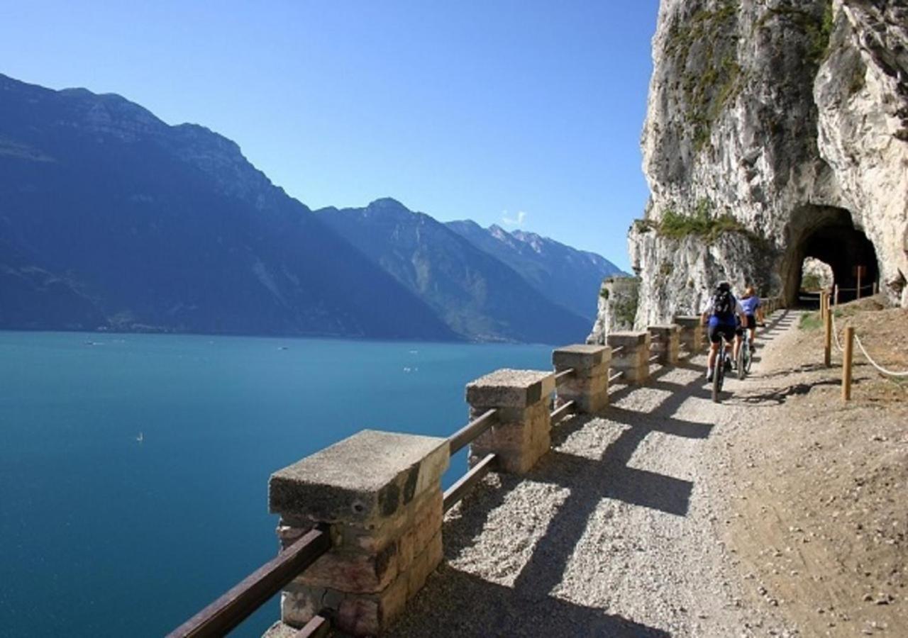 Casa Zanoni Appartement Torbole Sul Garda Buitenkant foto